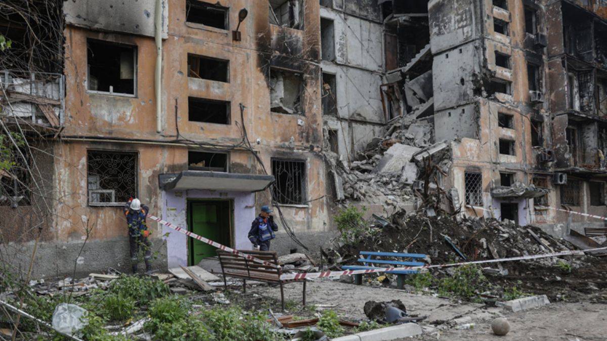 Ukrayna'dan dehşet veren açıklama: Bir binanın bodrumunda 200 ceset bulundu!