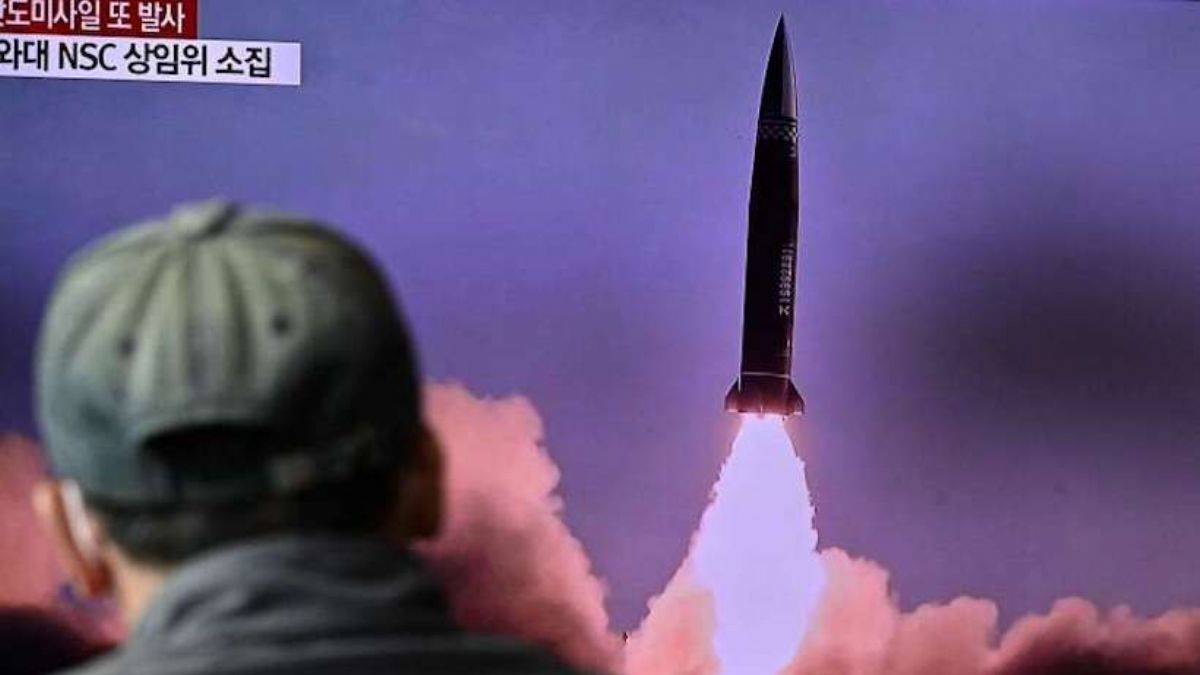 Kuzey Kore bir günde 3 balistik füze denemesi birden yaptı