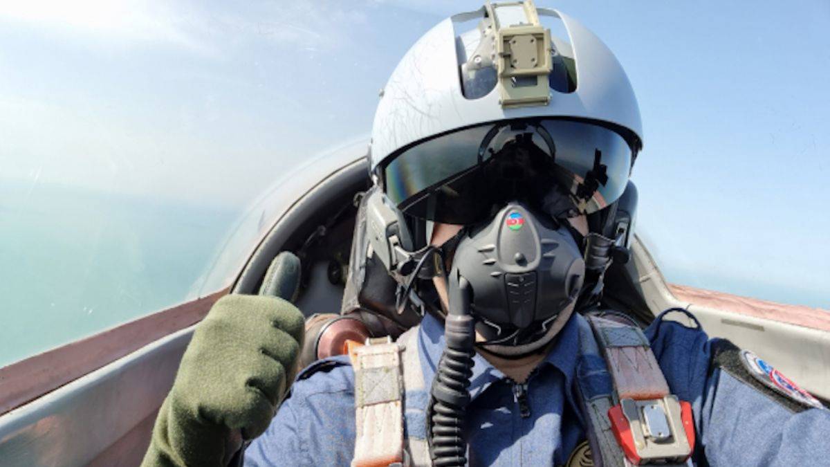 Selçuk Bayraktar Mig-29 savaş uçağıyla uçtu