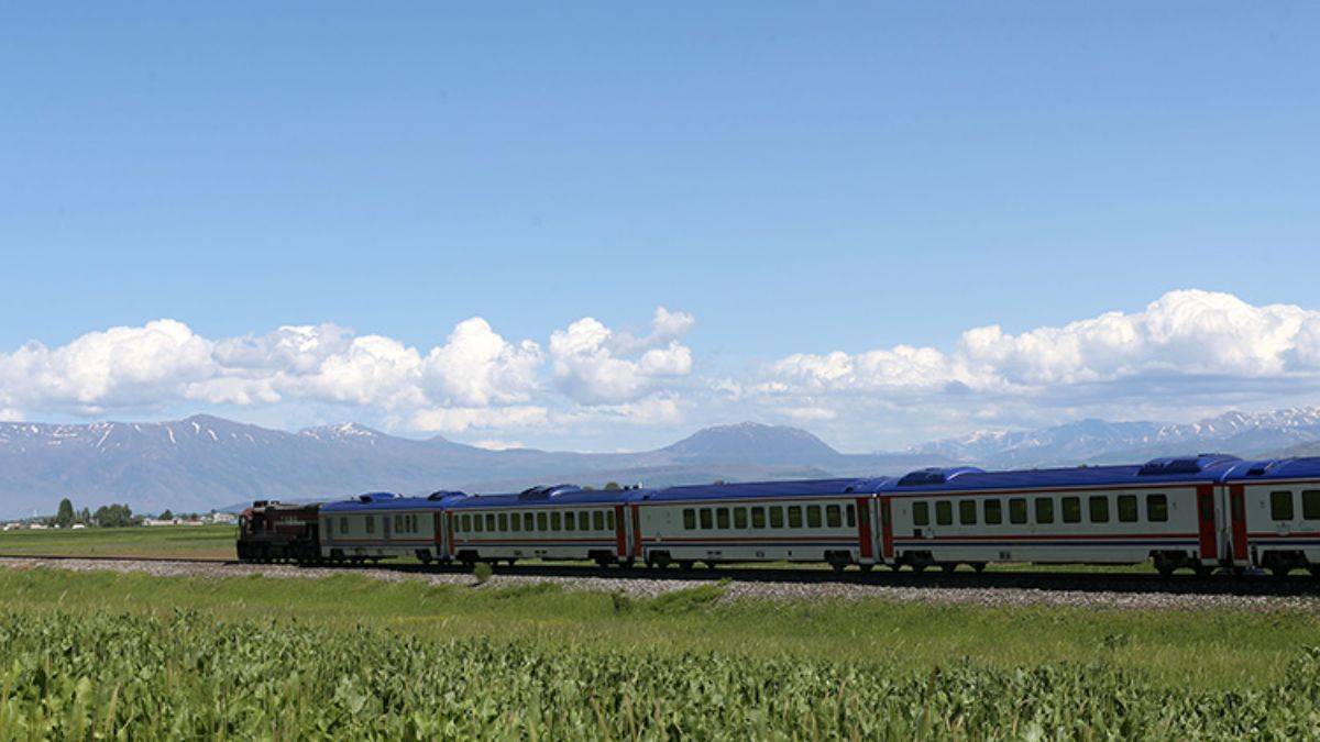 'Vangölü Ekspresi' ile 26 saat gezi keyfi
