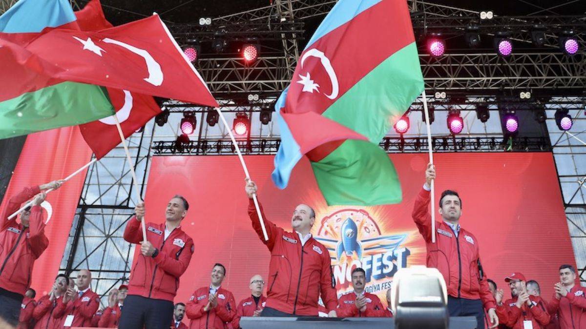 Türkiye ve Azerbaycan uydu alanında beraber hareket edecek