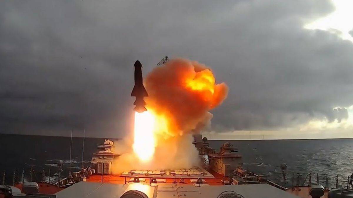 Rusya'dan kritik hamle! ''Tsirkon' füzesini denedi