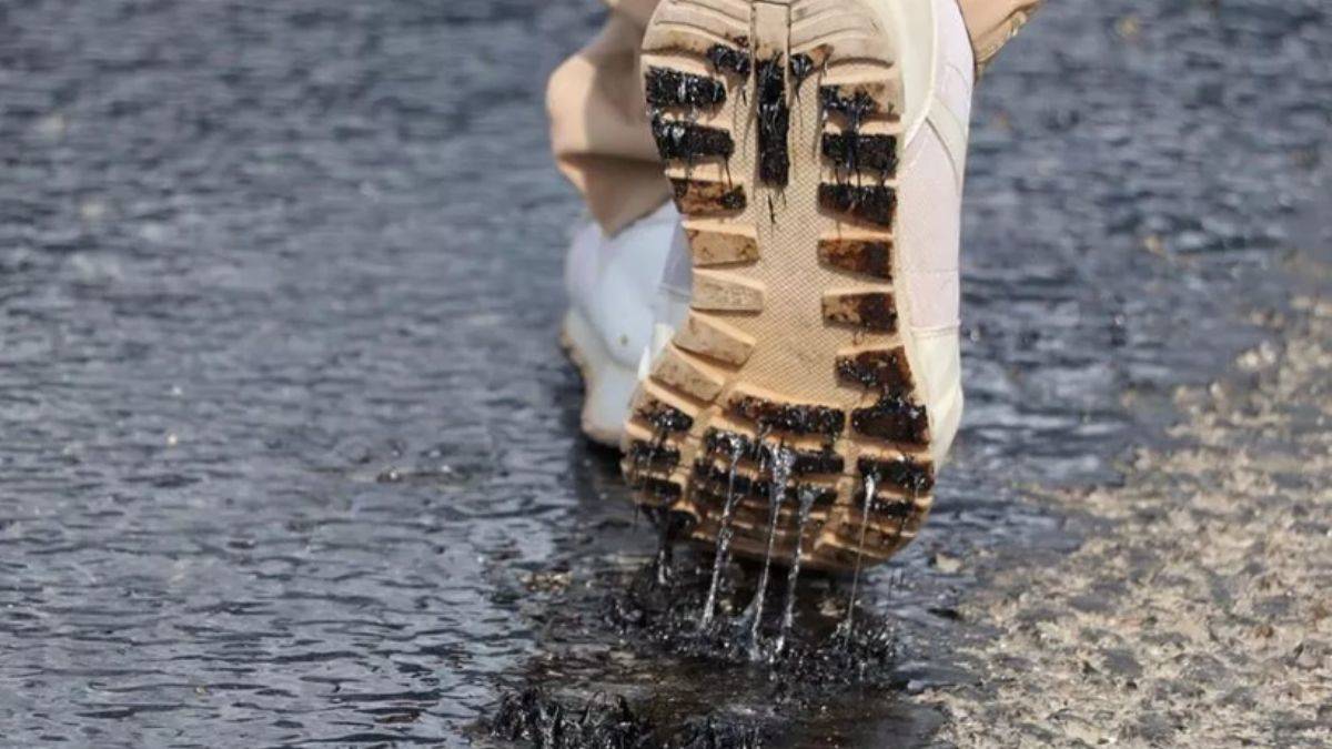 Denizli'de sıcak hava asfaltı eritti