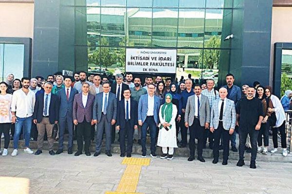 Başakşehir Belediye Başkanı Kartoğlu'ndan İnönülü gençlere artı 1 tavsiyesi