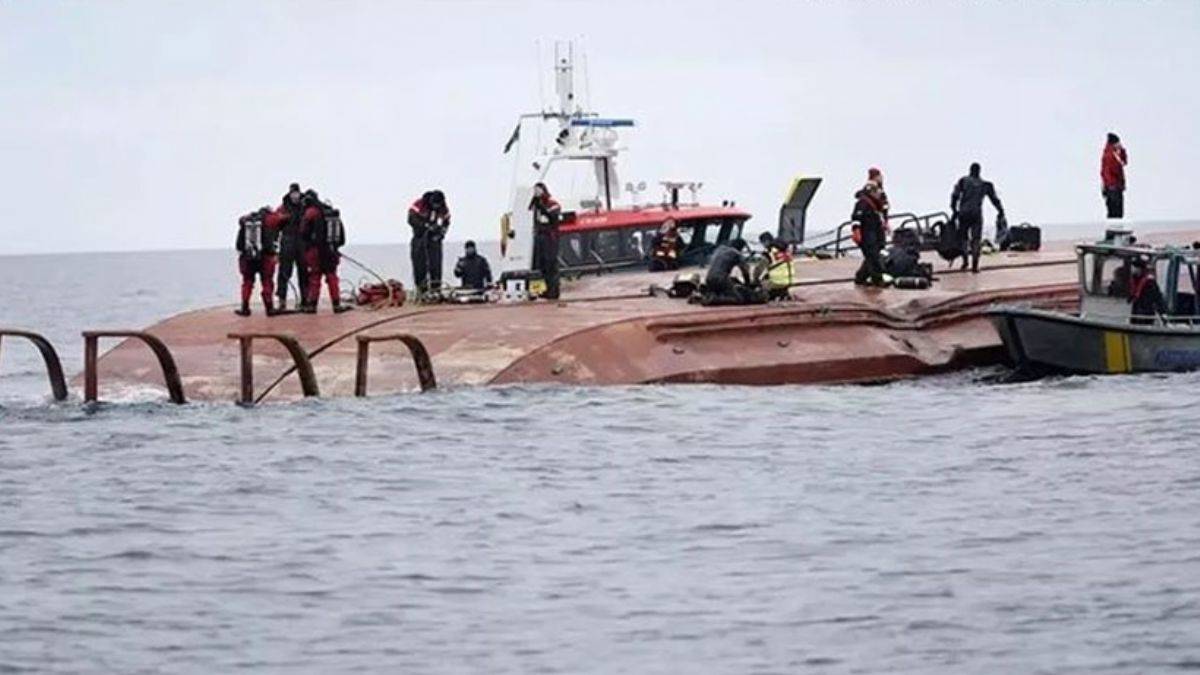 İki gemi çarpıştı: Mürettebat kayıp!