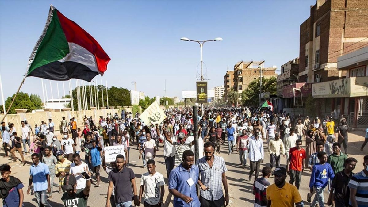 Sudan'da OHAL kaldırıldı