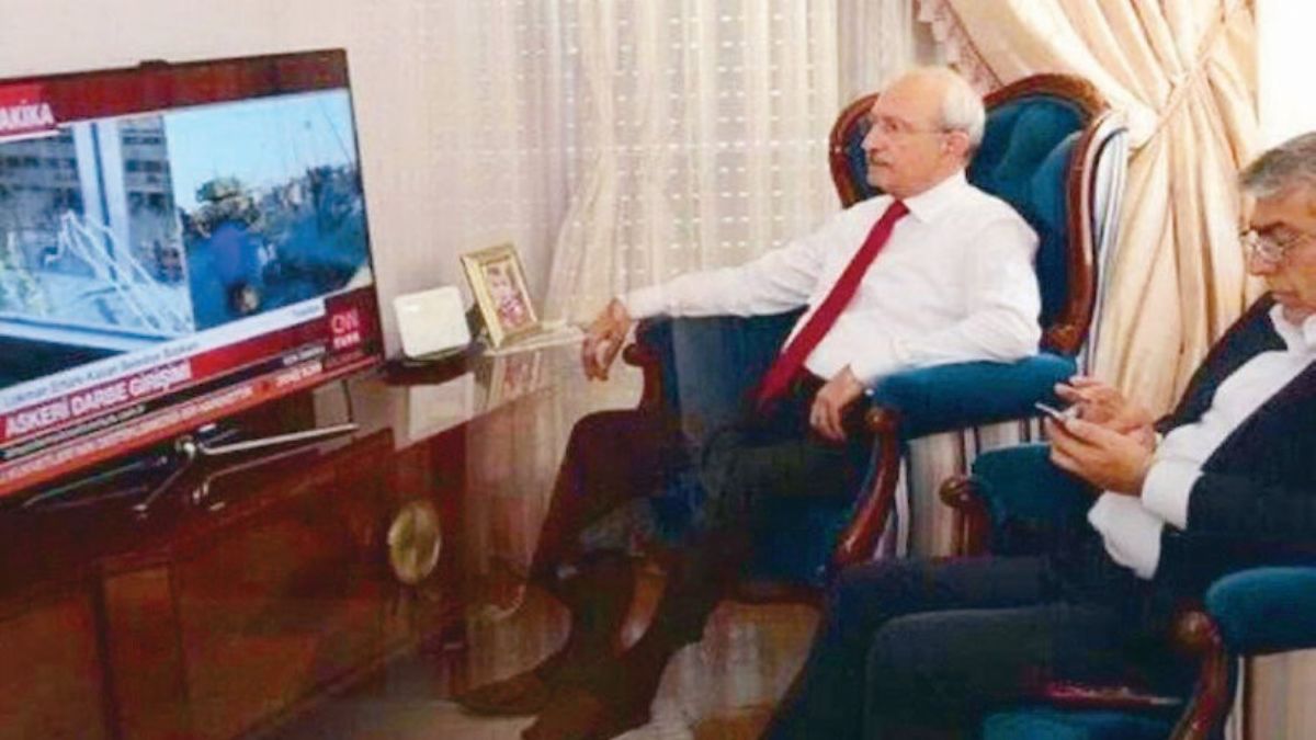 'Kılıçdaroğlu, 15 Temmuz gecesi neden mavi kravatını kırmızı kravatla değiştirdi?'