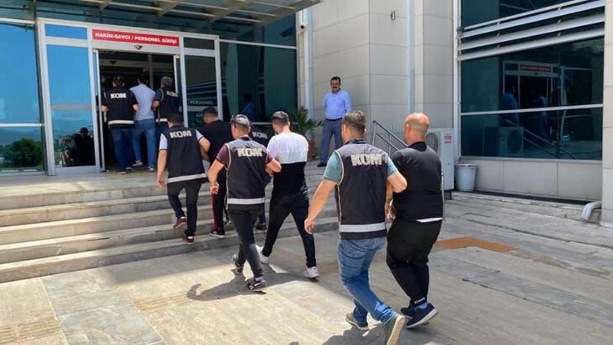 Uygunsuz fotoğrafla şantaj yapan çete çökertildi