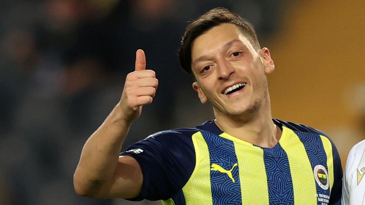 Mesut Özil'den flaş Fenerbahçe açıklaması