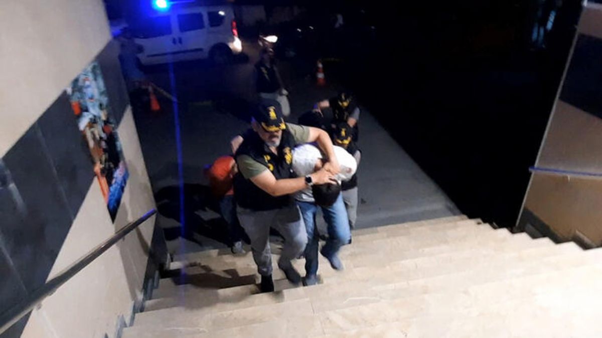 Gasp ettikleri 9 kilo altınla birlikte yakalandılar