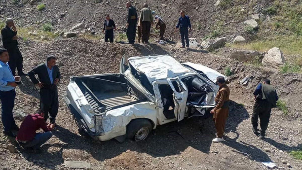 Enerji dağıtım şirketine ait kamyonet şarampole yuvarlandı: 3 ölü, 2 yaralı