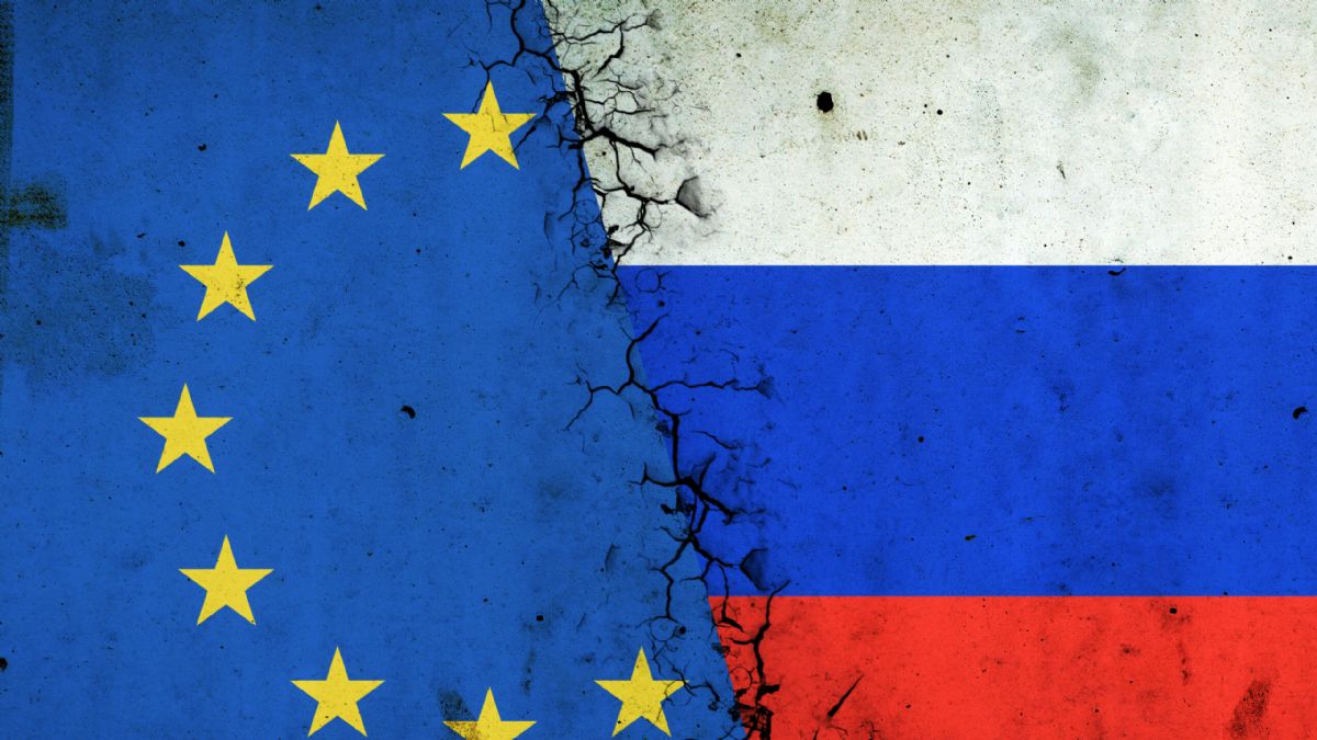 AB, Rus petrolünü resmen yasakladı