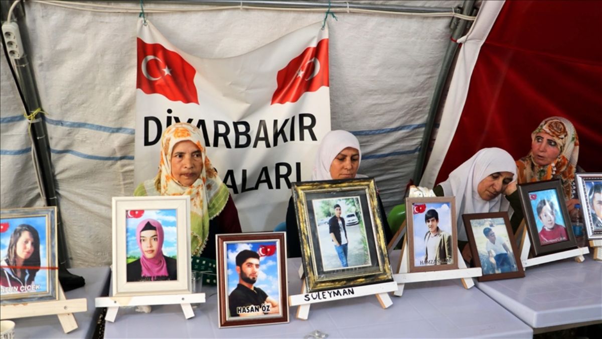 Evlat nöbetinde 1005. Gün!