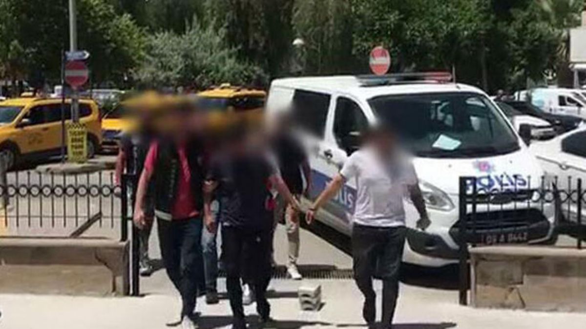 İç çamaşırdan eroin, saksıdan kokain çıktı