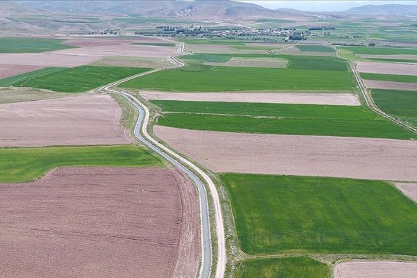 Devlet Su İşleri verimli toprakların bereketini artırmak için çalışıyor