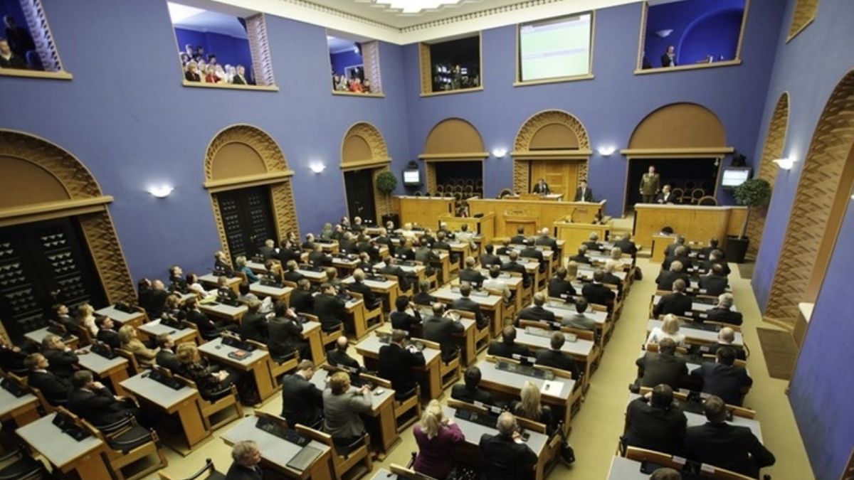 Estonya'da hükûmet çöktü!