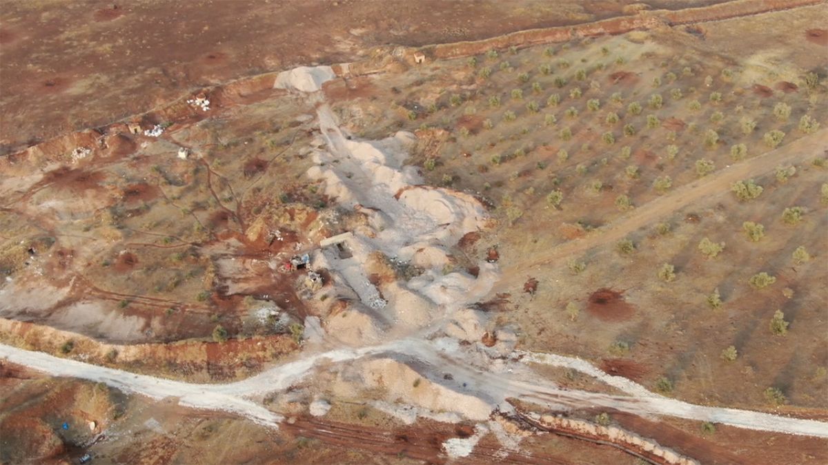 YPG/PKK’nın Tel Rıfat ve çevresinde silah sakladığı görüntülendi