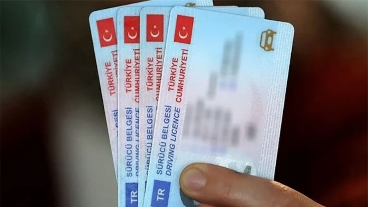 4 yıldır yapılan ehliyet sınavı 'Arapça düşmanlığı'na nasıl dönüştü?