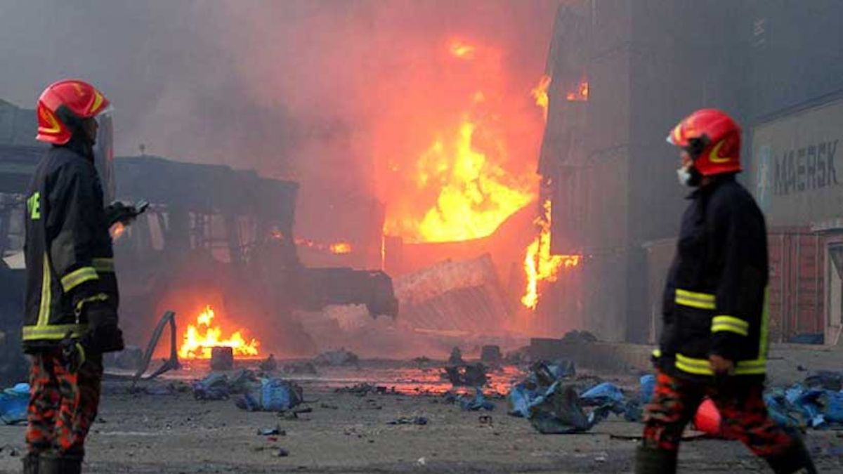 Bangladeş'te kimyasal dolu konteyner deposunda patlama: Çok sayıda ölü ve yaralı var