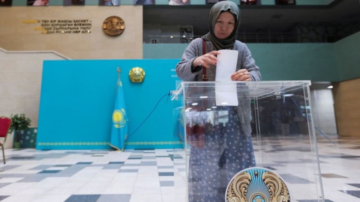 Kazakistan'da dün yapılan anayasa referandumu sonuçlandı
