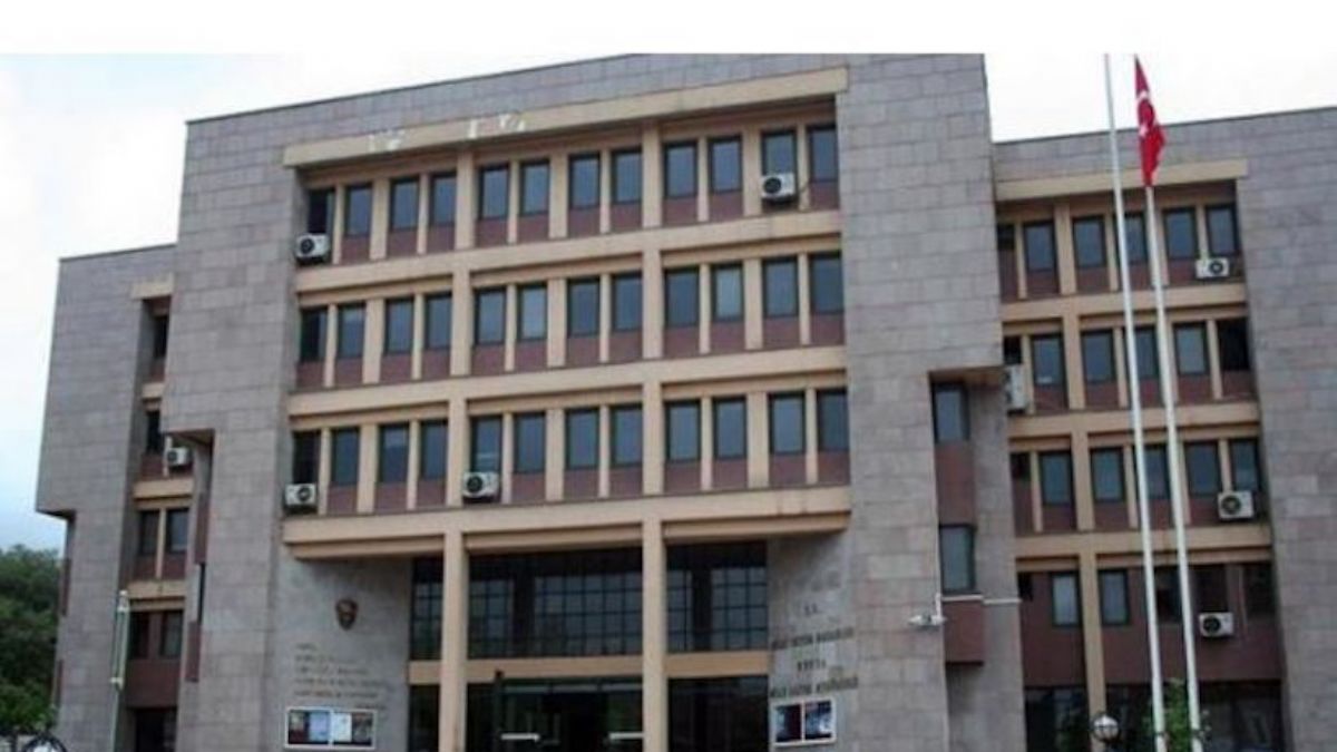 'Okuldaki dansözlü eğlence'ye soruşturma