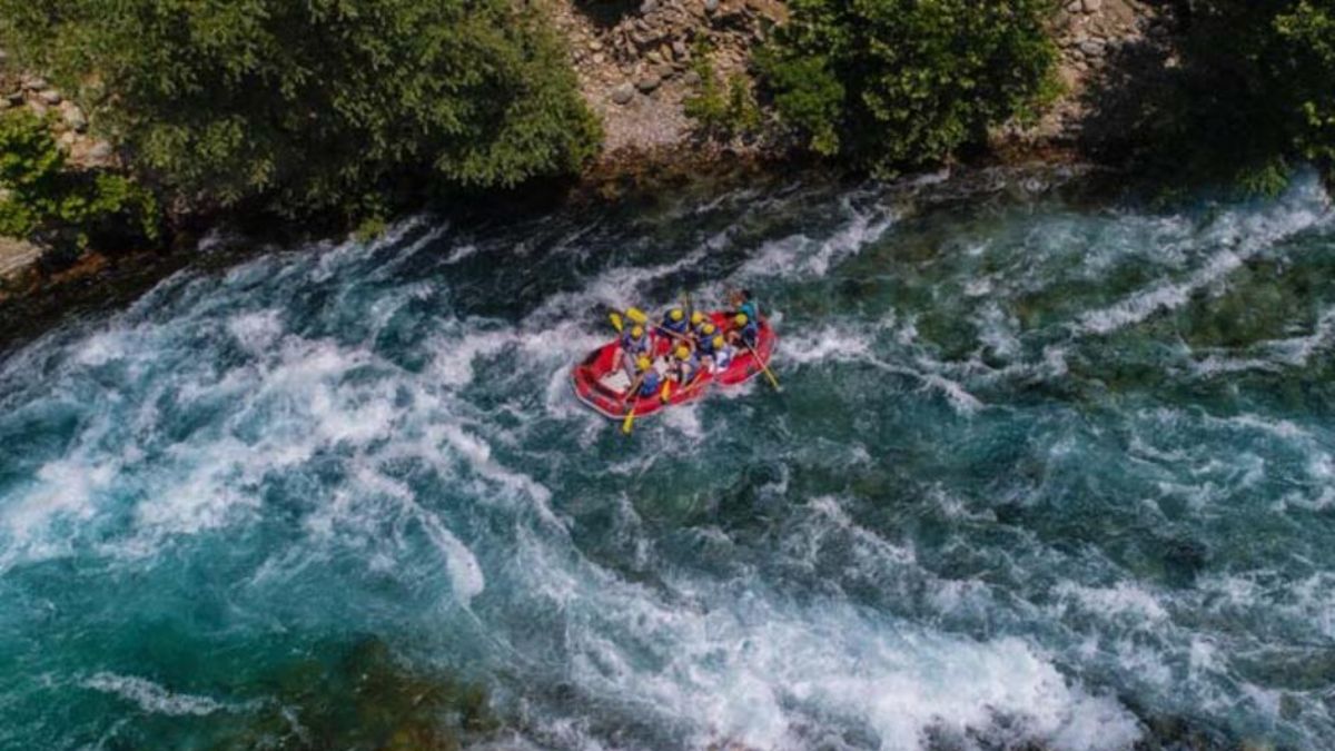 Köprülü Kanyon'da günde 3 bin bot suya iniyor