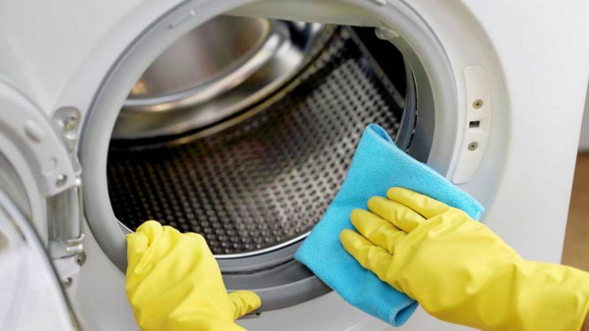 Karbonat ve limon suyuyla neden çamaşır makinesi temizlenmez? Doğru makine temizliği nasıl olmalıdır?
