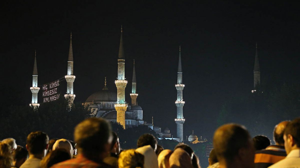 İlk 6 minareli Sultanahmet camii ve Aziz Mahmud Hüdayi