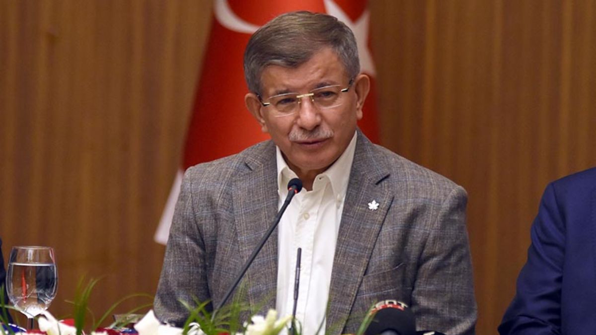 Davutoğlu'ndan FOX TV'de Erdoğan'a sert eleştiriler