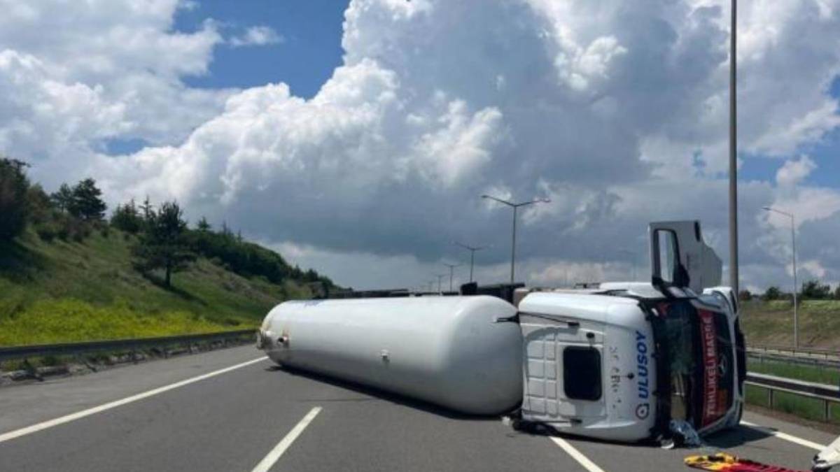 Anadolu Otoyolu'nda kaza mı oldu? Anadolu Otoyolu'nda neden trafik var? Anadolu Otoyolu Ankara-İstanbul yönü kapatıldı mı?