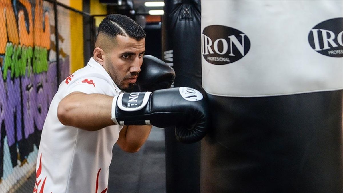 Bulaşıkçılıktan dünya kick boks şampiyonluğuna uzandı