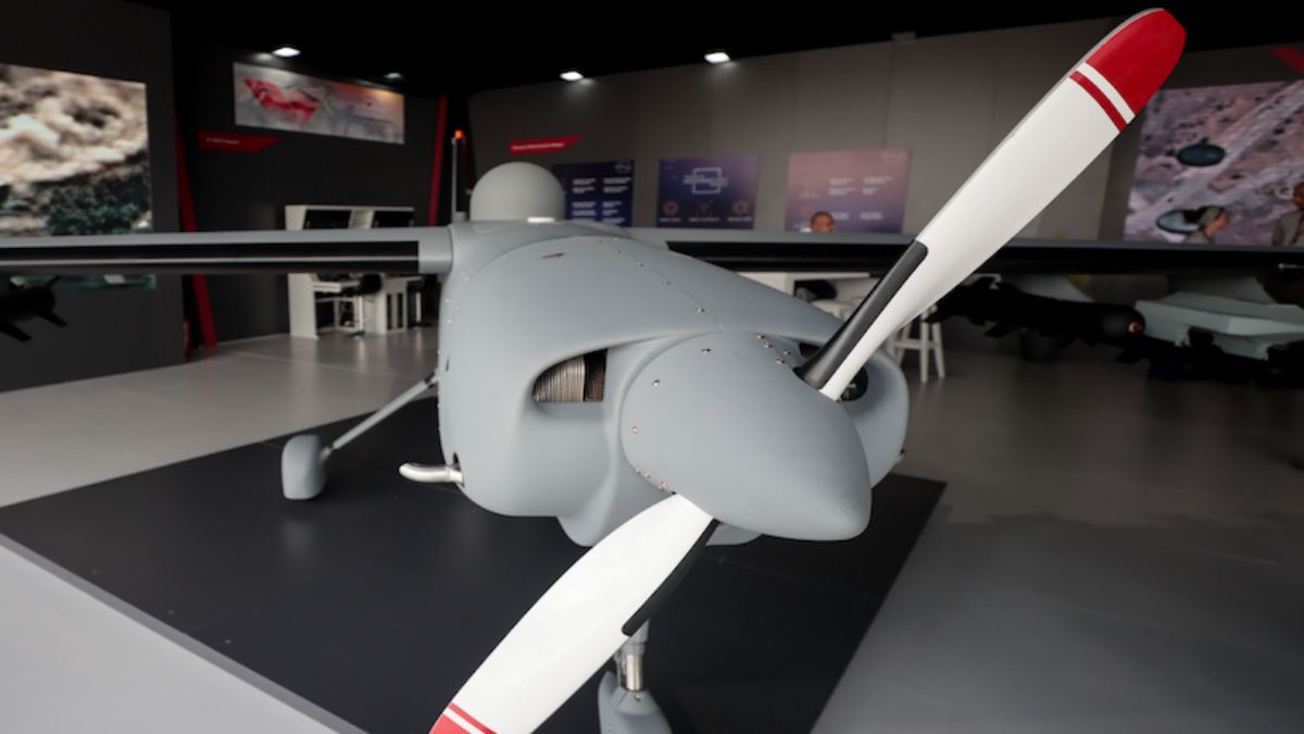 Milli İHA Karayel, 40 bin saat  uçarak dünya rekoru kırdı