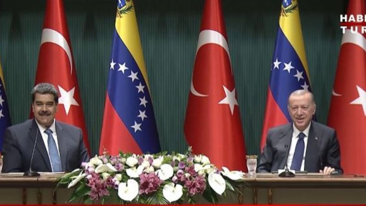 Maduro, Erdoğan ile birlikte 'evet' dedi, salonda gülüşmelere yol açtı