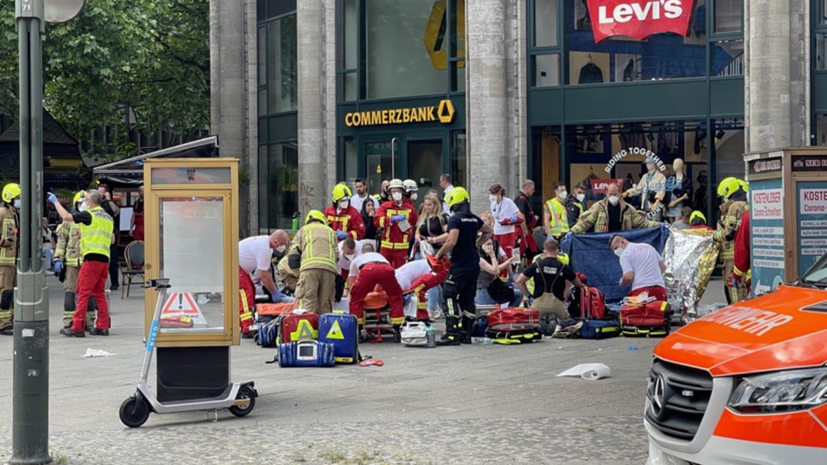 Berlin'de kalabalığı ezen sürücünün aracında çarpıcı Türkiye detayı!