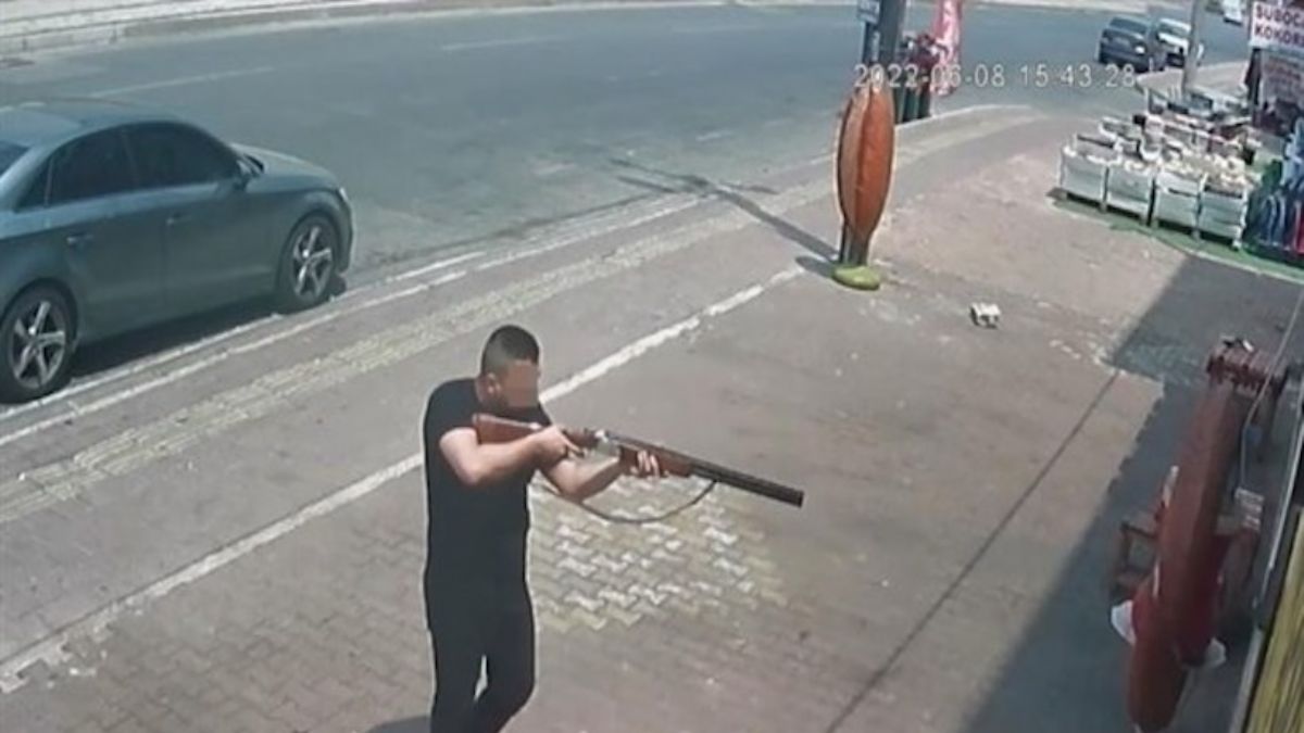 Ucuz ekmek satıldığı için fırına tüfekle ateş eden zanlıya 'ev hapsi'