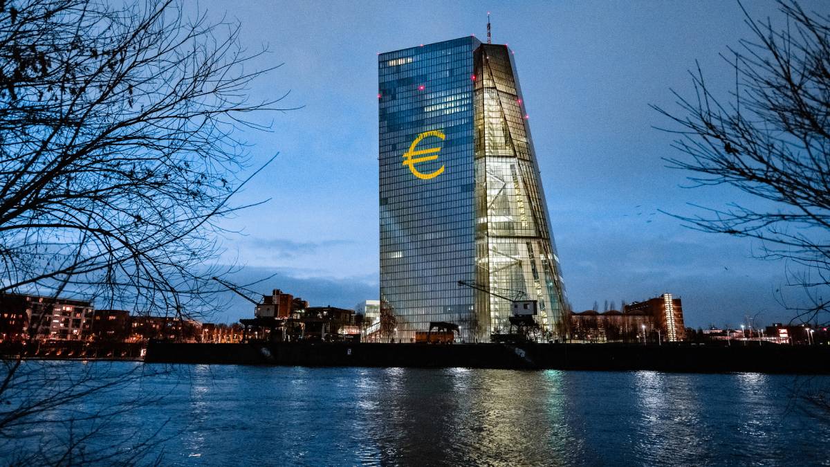 Avrupa Merkez Bankası faiz artırırsa euro, dolar, altın ne olur? Avrupa Merkez Bankası (ECB) faiz yükseltirse dolar, euro yükselir mi düşer mi?