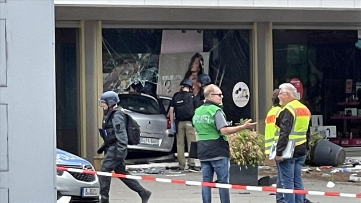 Almanya’dan yayaların üzerine sürülen araçla ilgili açıklama