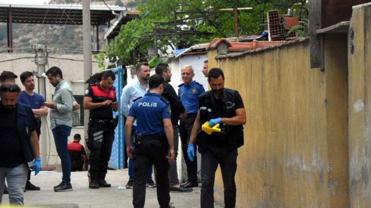 Köpek yüzünden aynı aileden 3 kişiyi öldürdü!