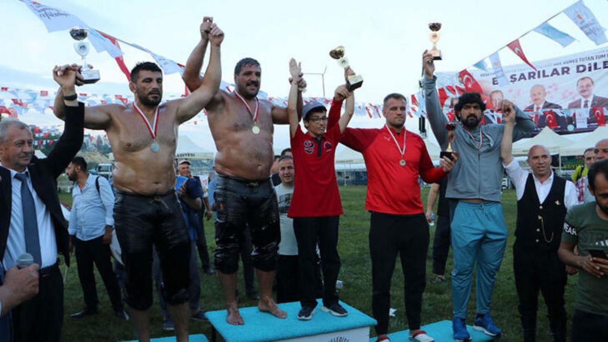 Başpehlivan Recep Kara oldu