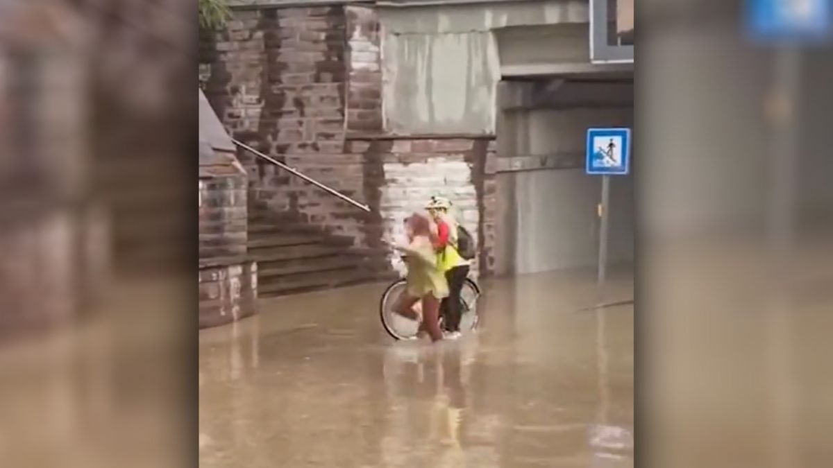 Ankara'da aşırı yağış: Kendini birden sel sularında buldu