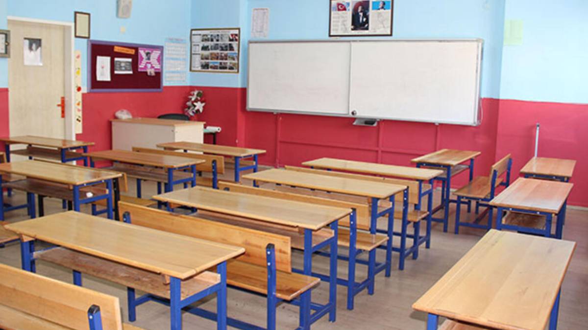 Ankara'da yarın okullar tatil mi? Yarın (14 Haziran Salı) Ankara'da okul var mı? Ankara'da yarın okula gidilecek mi?