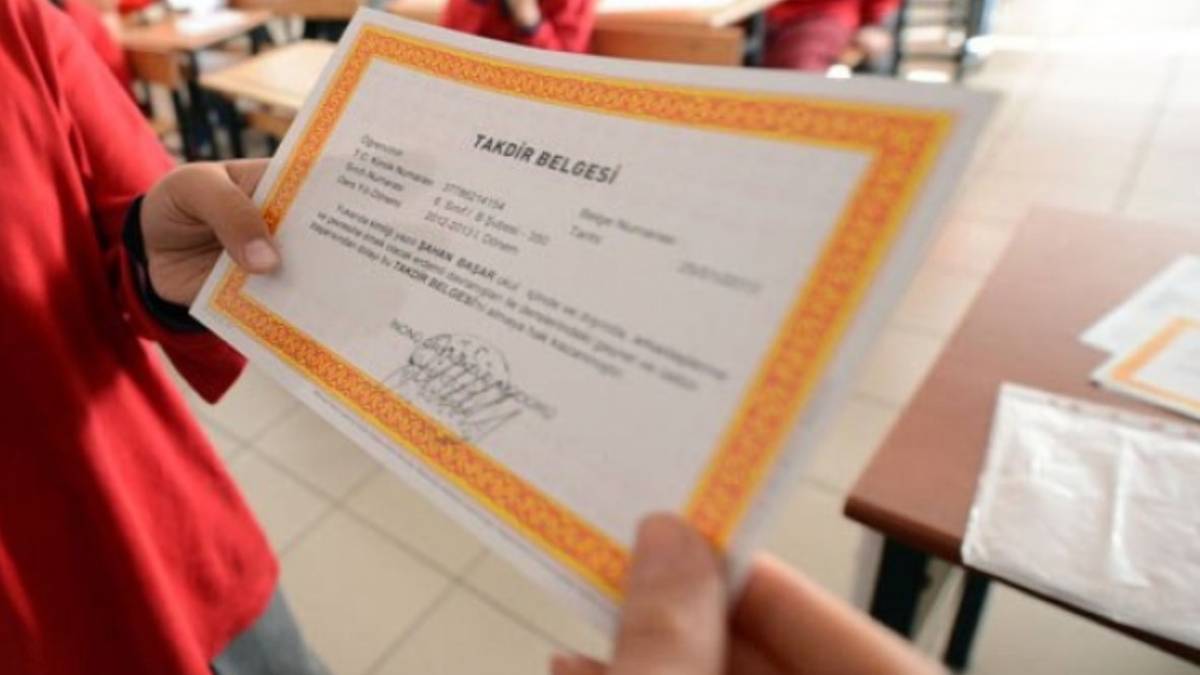 Kaç gün devamsızlığı olana teşekkür ve takdir belgesi verilmez? 5 günden fazla devamsızlığı olan teşekkür ve takdir belgesi alamaz mı?