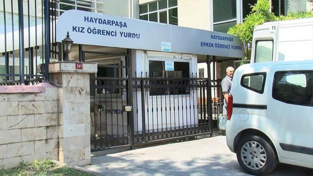 Üsküdar'da öğrenci yurdunda gıda zehirlenmesi