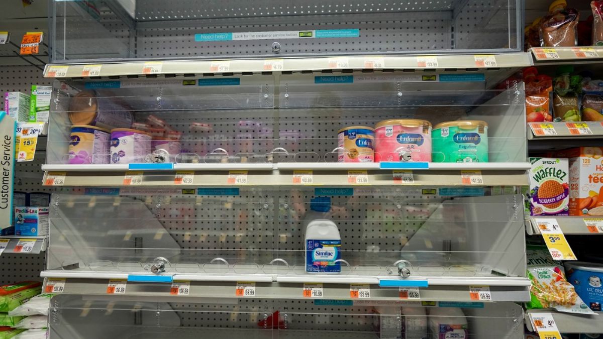 Bebek maması krizi yaşayan ABD'ye 548 bin kutu mama