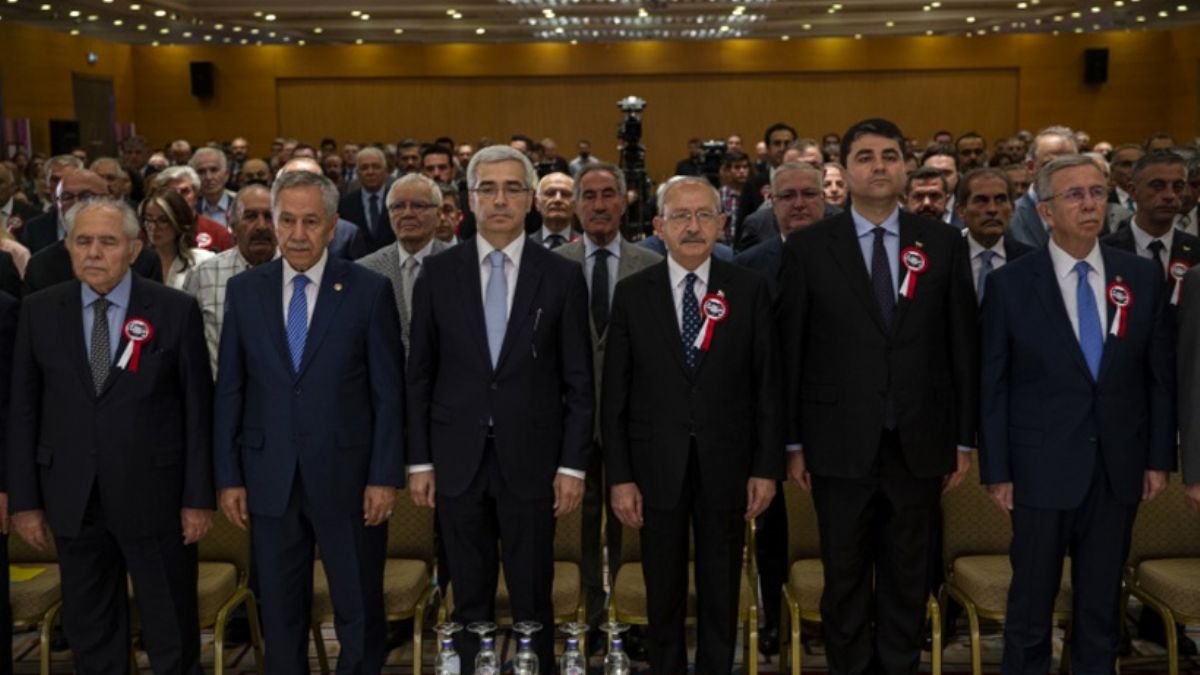 Kılıçdaroğlu'ndan Arınç ile tokalaşmasına ilişkin açıklama