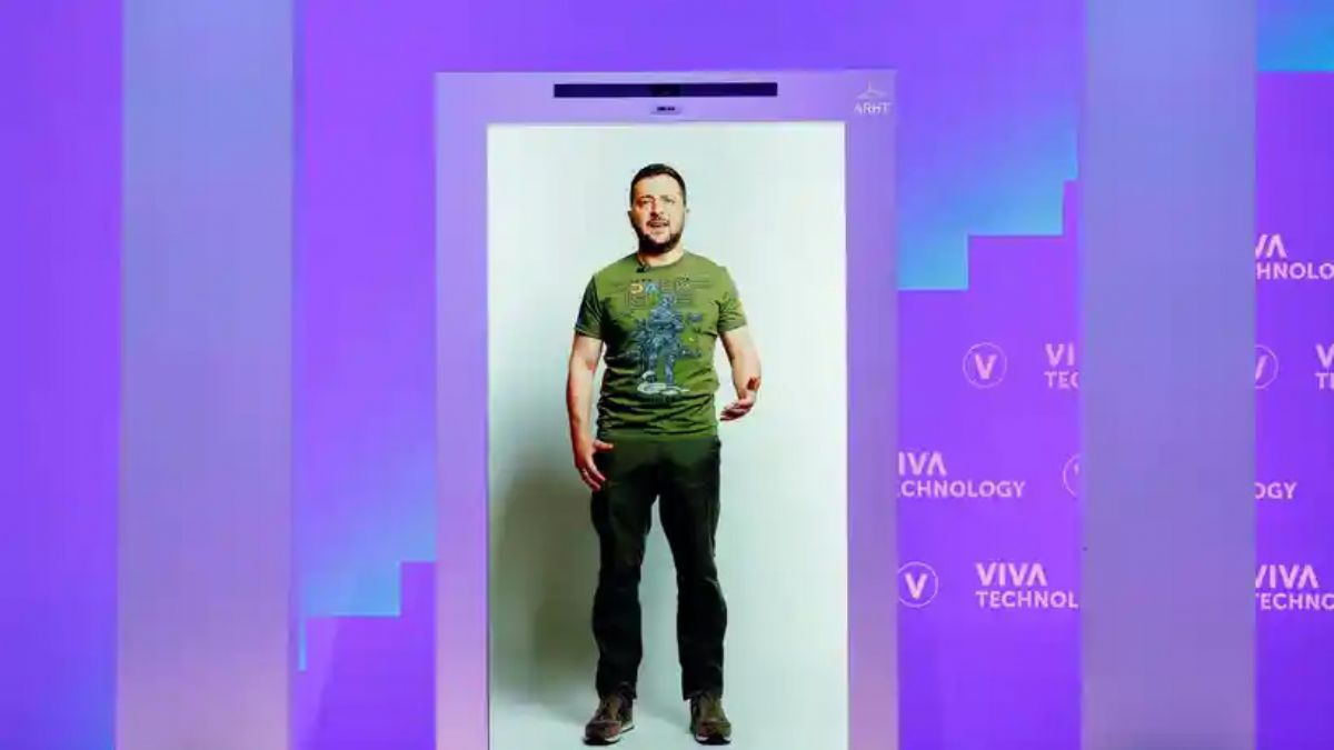 Zelenski hologram olarak sahnede: İmparatorluğu yeneceğiz