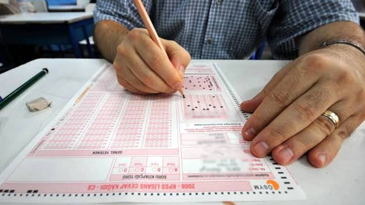 Kol saatiyle YKS'ye girilir mi? YKS'de kol saati yasak mı? YKS sınavına analog kol saati alınıyor mu?