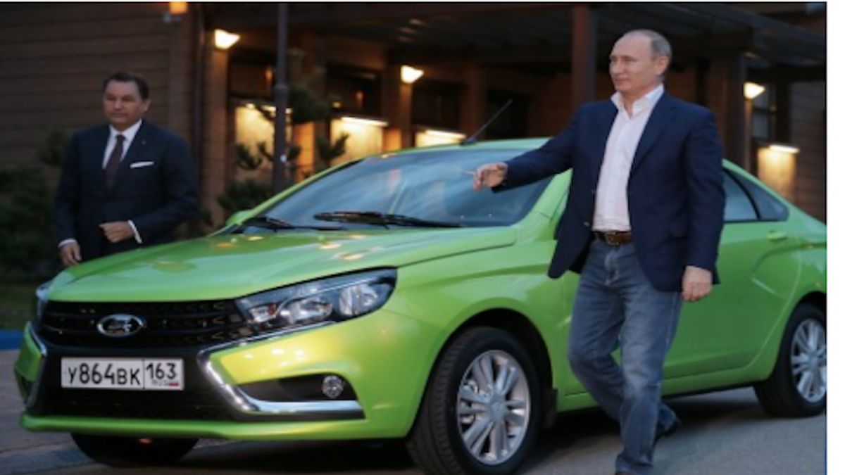 Rusya'da ilginç tartışma! 'Önce sen bin'