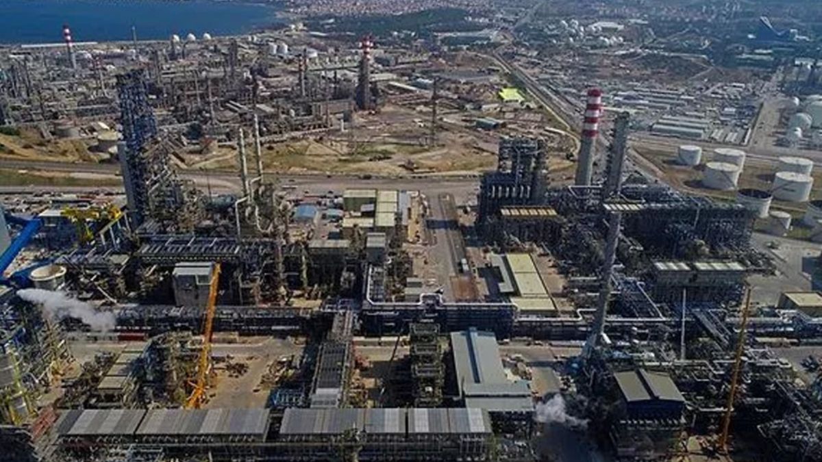 İzmir'de PVC fabrikasında patlama!