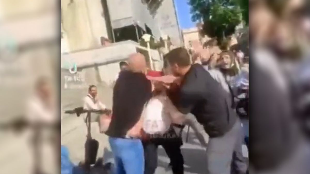 AhsenTV sunucusu Bülent Yapraklıoğlu saldırıya uğradı